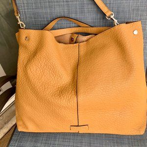 Vince Camuto Perri - Embossed Bubble Lamb Leather Slouchy Tote in Creamy Caramel
